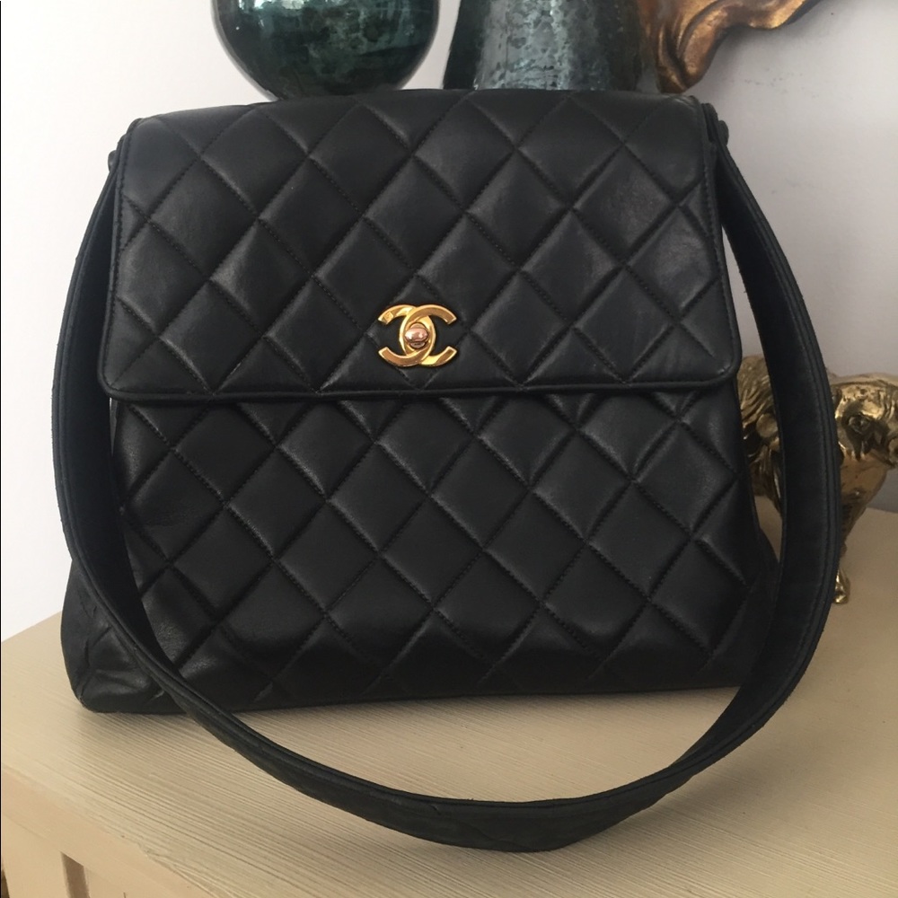 Vintage Chanel bag (Sold) - Picture 1 of 8